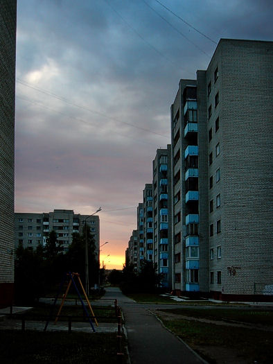 Zmierzch na peryferiach miasta Estonia w obiektywie