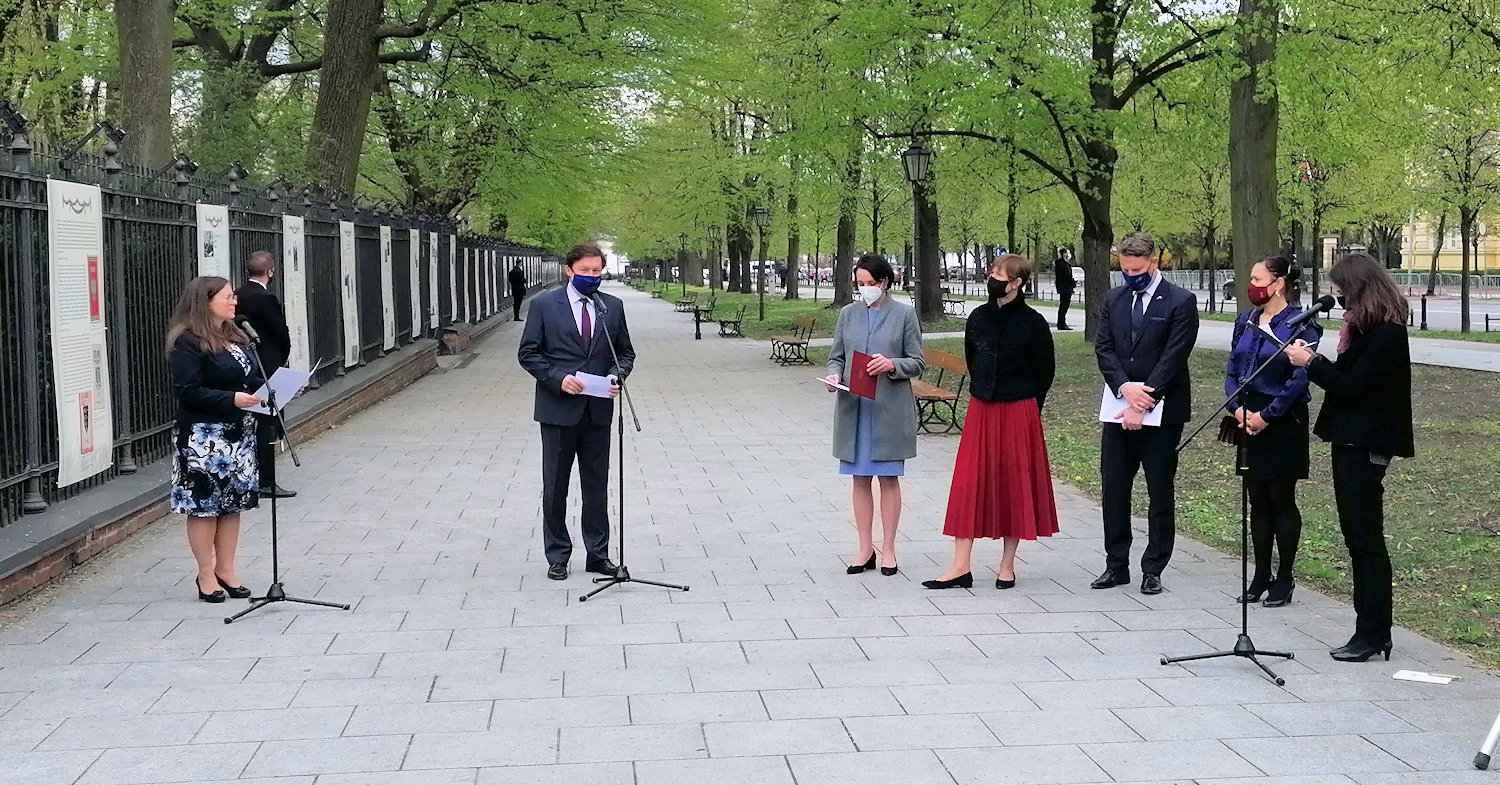 Otwarcie wystawy poświęconej relacjom polsko-estońskim w Alejach Ujazdowskich. Zdj. Kazimierz Popławski.